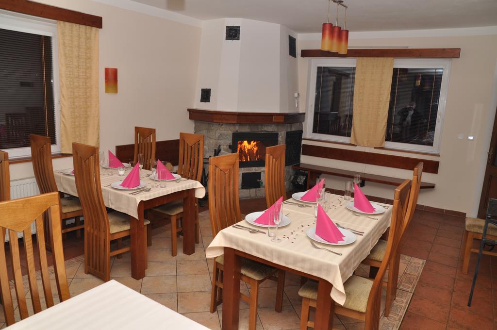 Pension & Restaurant Silma With Wellness Rychvald Εξωτερικό φωτογραφία