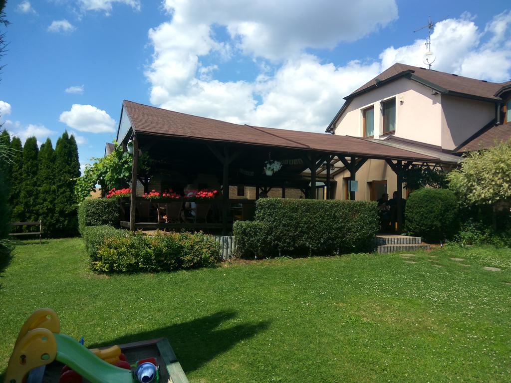 Pension & Restaurant Silma With Wellness Rychvald Εξωτερικό φωτογραφία